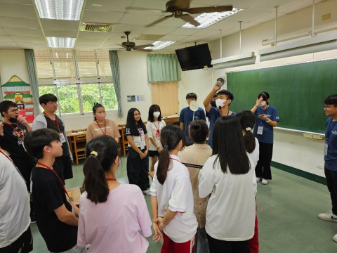 LINE_ALBUM_迎新活動_250828_75.jpg
