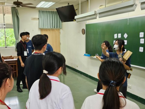 LINE_ALBUM_迎新活動_250828_76.jpg