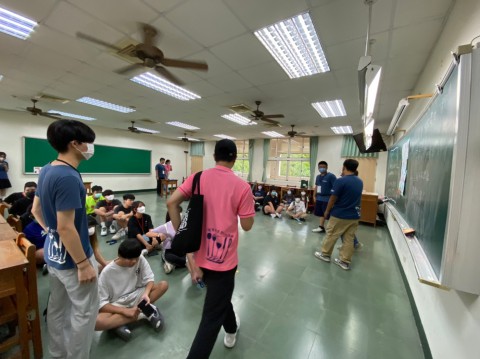 LINE_ALBUM_112學年度迎新活動-遊戲_230816_140.jpg
