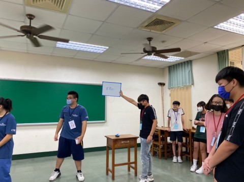 LINE_ALBUM_112學年度迎新活動-遊戲_230816_95.jpg