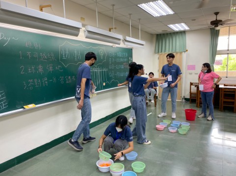 LINE_ALBUM_112學年度迎新活動-遊戲_230816_80.jpg