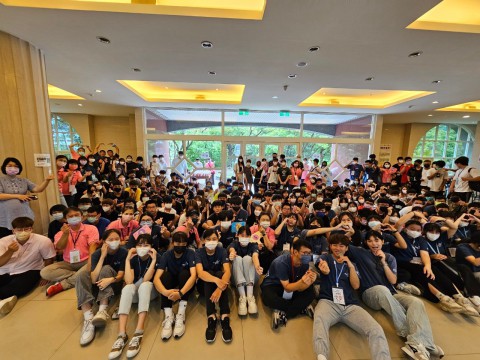 LINE_ALBUM_112學年度迎新活動-散場與合照_230816_0.jpg