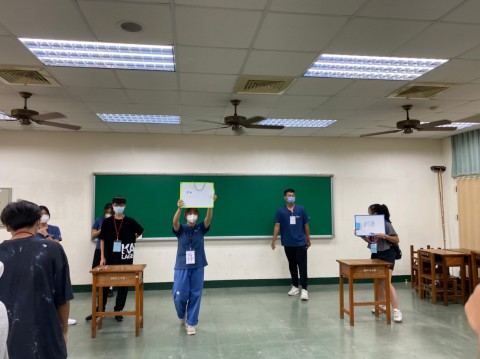 LINE_ALBUM_112學年度迎新活動-遊戲_230816_108.jpg