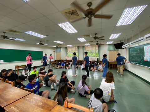 LINE_ALBUM_112學年度迎新活動-遊戲_230816_136.jpg