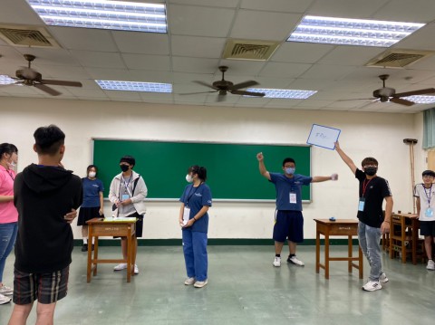 LINE_ALBUM_112學年度迎新活動-遊戲_230816_96.jpg