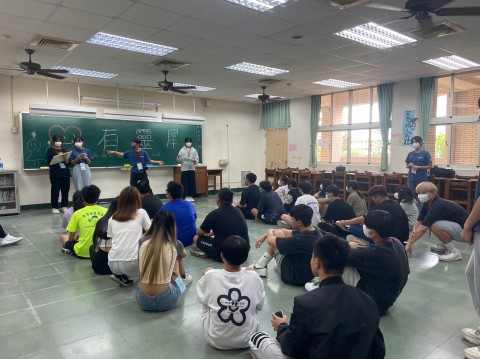 LINE_ALBUM_112學年度迎新活動-遊戲_230816_21.jpg