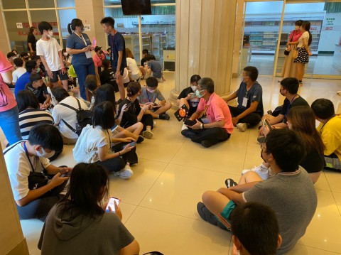 LINE_ALBUM_112學年度迎新活動-報到與開場_230816_10.jpg