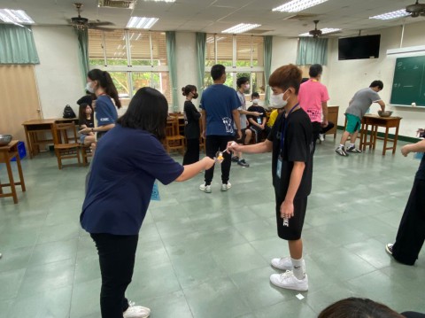 LINE_ALBUM_112學年度迎新活動-遊戲_230816_35.jpg