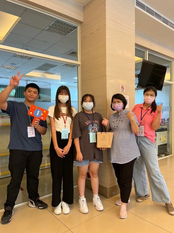 LINE_ALBUM_112學年度迎新活動-散場與合照_230816_4.jpg
