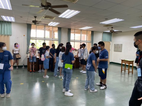 LINE_ALBUM_112學年度迎新活動-遊戲_230816_100.jpg