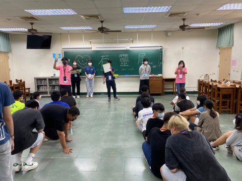 LINE_ALBUM_112學年度迎新活動-遊戲_230816_38.jpg