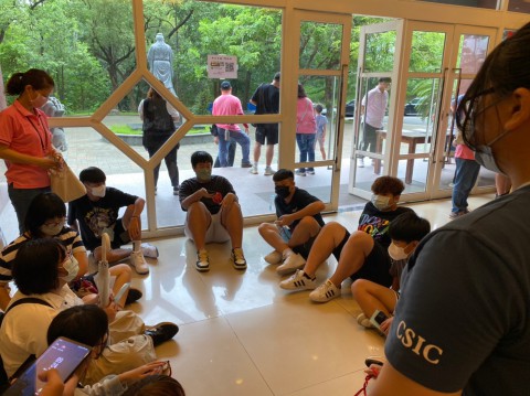 LINE_ALBUM_112學年度迎新活動-報到與開場_230816_9.jpg