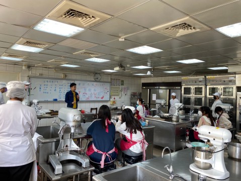 LINE_ALBUM_20241221聖誕節親子活動_250102_3.jpg