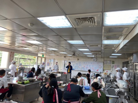 LINE_ALBUM_20241221聖誕節親子活動_250102_2.jpg
