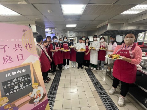 LINE_ALBUM_20241221聖誕節親子活動_250102_100.jpg