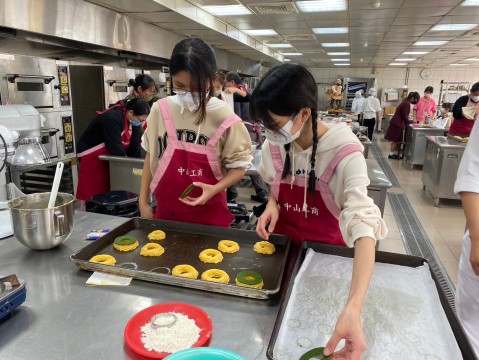 LINE_ALBUM_20241221聖誕節親子活動_250102_29.jpg