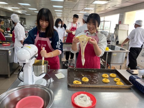 LINE_ALBUM_20241221聖誕節親子活動_250102_25.jpg