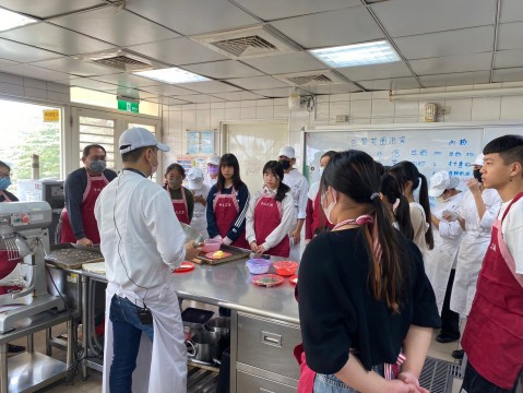 LINE_ALBUM_20241221聖誕節親子活動_250102_9.jpg
