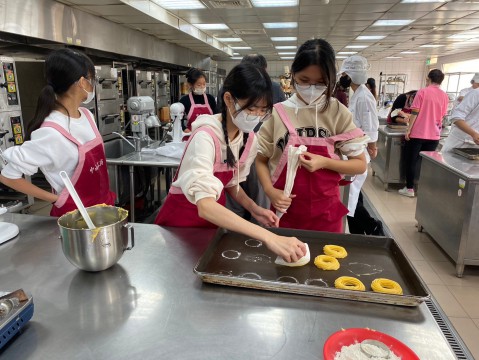 LINE_ALBUM_20241221聖誕節親子活動_250102_24.jpg