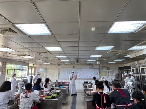 LINE_ALBUM_20241221聖誕節親子活動_250102_5.jpg